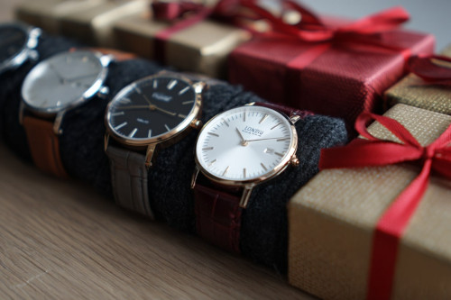 Co kupić na prezent świąteczny? Postaw na zegarki i akcesoria do nich